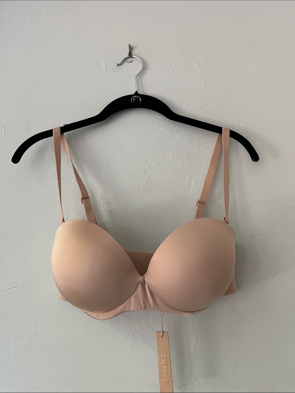 ✨SKIMS ULTIMATE STRAPLESS PUSH UP BRA IN CLAY 34D